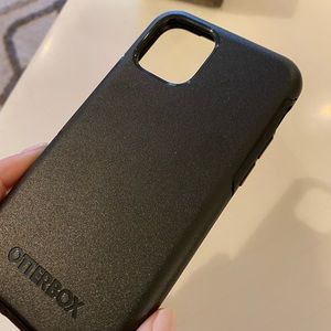 iPhone 11 Pro Otterbox Symmetry Case